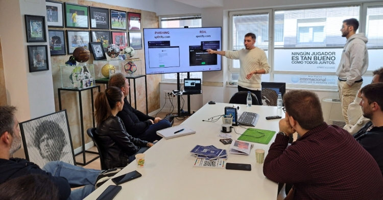 Formación sobre ciberseguridad en InternacionalWeb