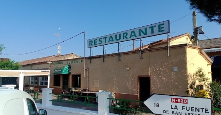 El Mesón de la Aldehuela de la Bóveda: Cocina Tradicional Española en Salamanca