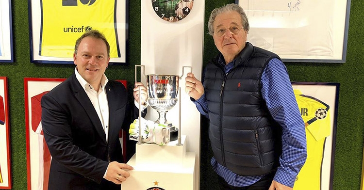 Internacionalweb, depositario del trofeo Zamora del exguardameta Jorge D'alessandro