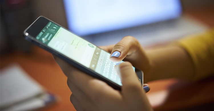 ¿Cómo implementar WhatsApp en un número de teléfono fijo?